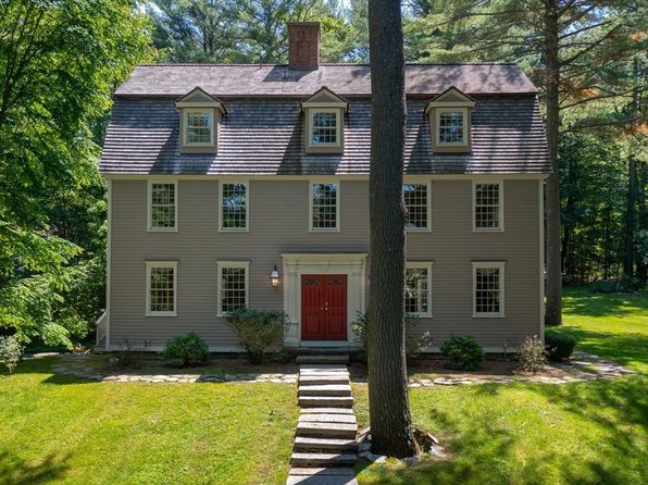 36 Laurel Hill Dr, Leverett, MA 01054