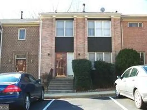 5042 Cliffhaven Dr, Annandale, VA 22003