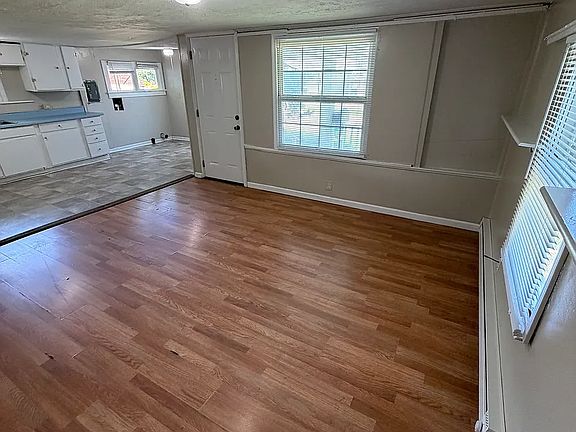 4th image of 1822 Melrose Ave NW