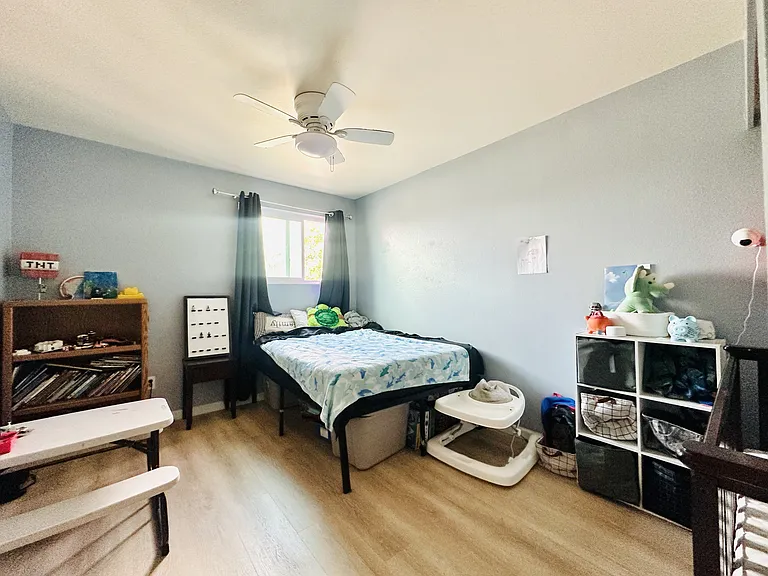 924 Georgia St — Photo 6