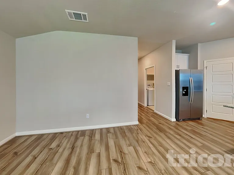 13661 Paxton Blvd — Photo 3