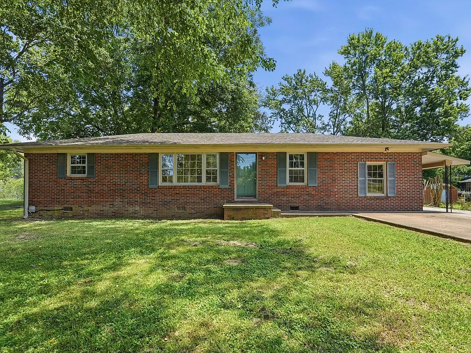 704 Jackson Dr