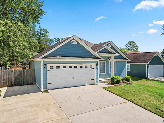 2nd image of 120 River Oaks Dr