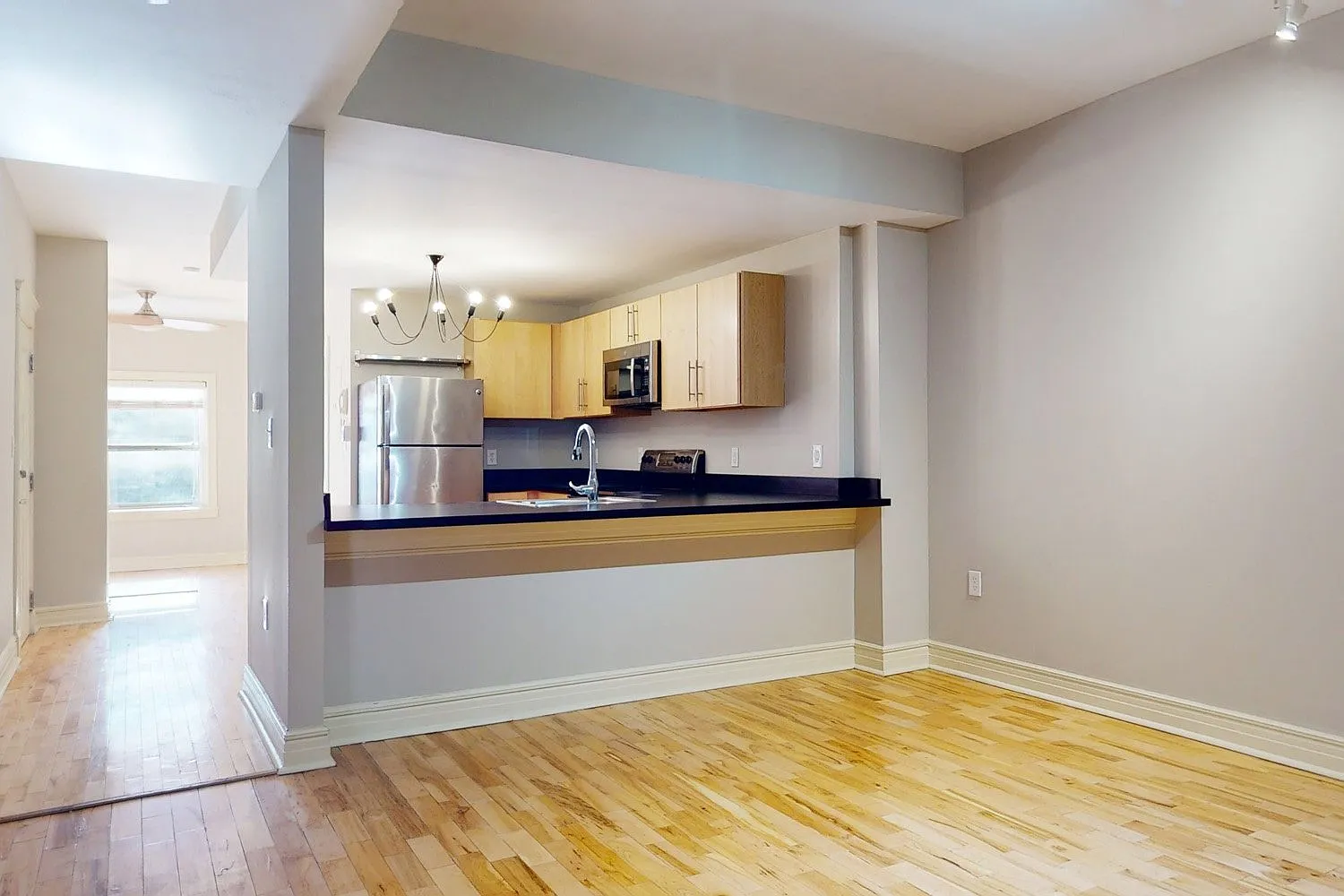 Melrose Apartments — Photo 3
