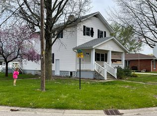 136 N 2nd St #B, Sherman, IL 62684