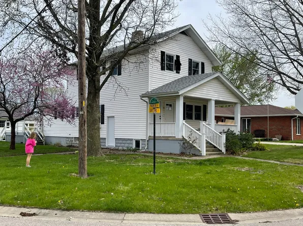 136 N 2nd St #B, Sherman, IL 62684