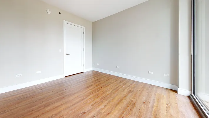 Rented by Bond New York | media 47