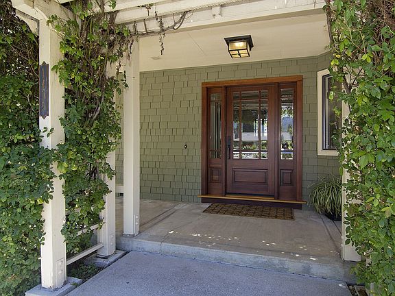 4th image of 1495 E Hillview Ct