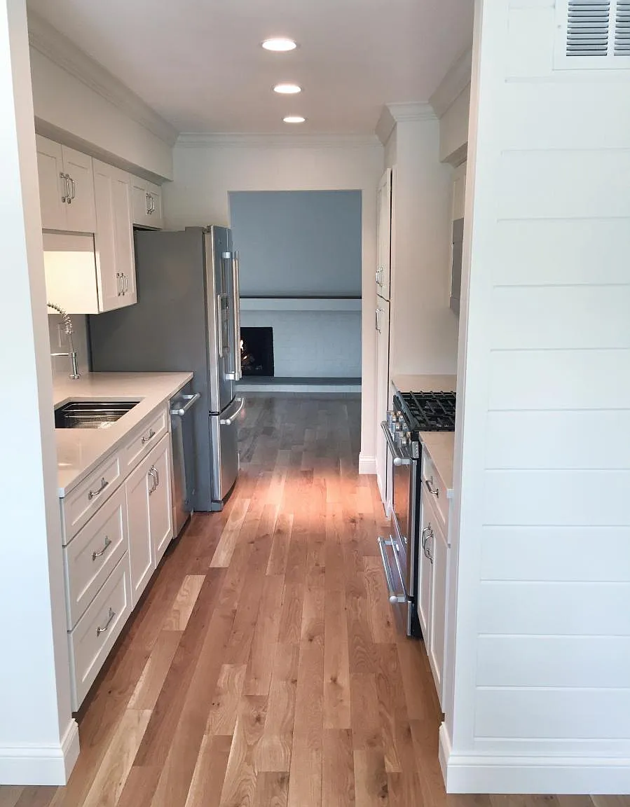 2076 Parmenter Boulevard — Photo 3