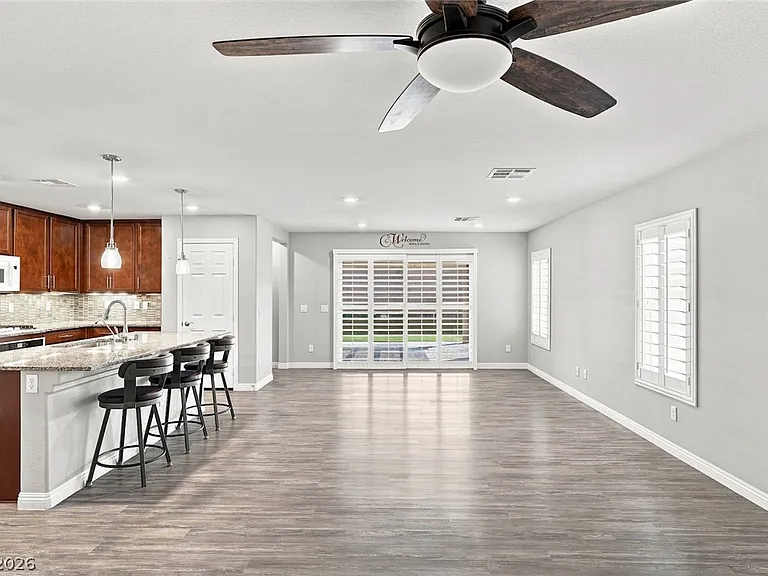 1525 Deep Valley Ave — Photo 12