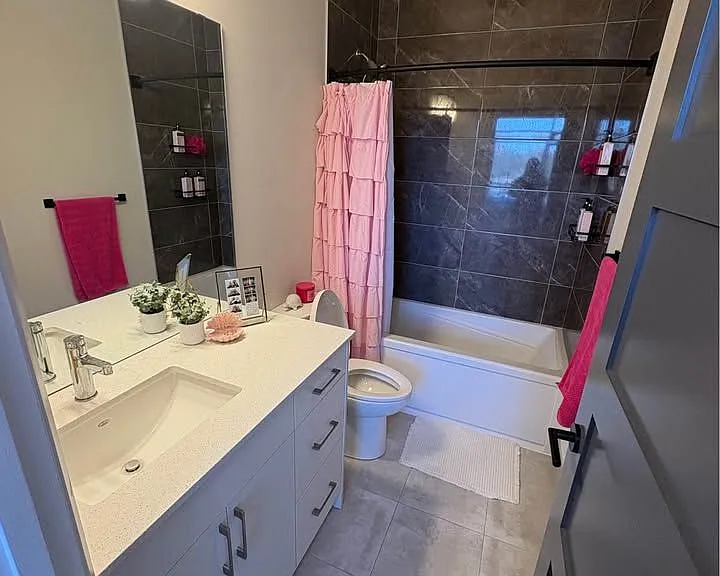 1600 Hyde Park Rd #315 — Photo 10