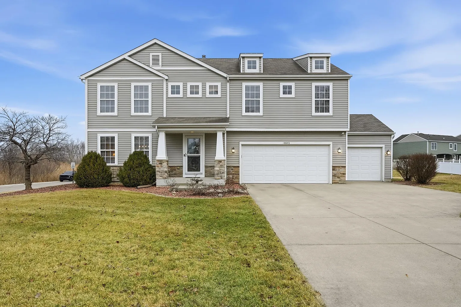 10843 Hillcrest Ln photo 1