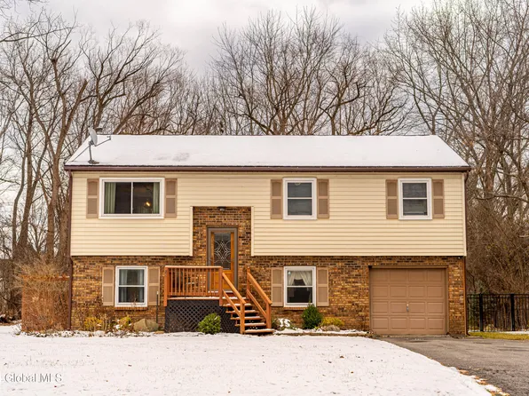 25 Hoyt Avenue, Glenmont, NY 12077