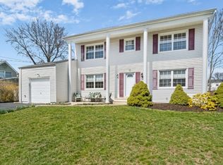 15 Edgewood Pl, Flanders, NJ 07836