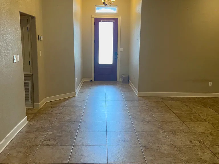 358 Southlake Dr — Photo 6