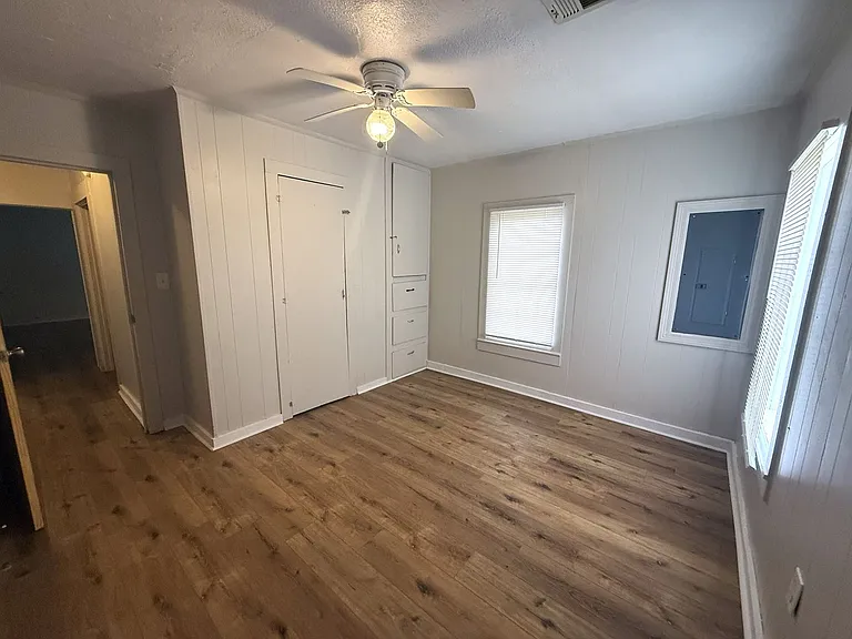 300 N Kinney Ave — Photo 16