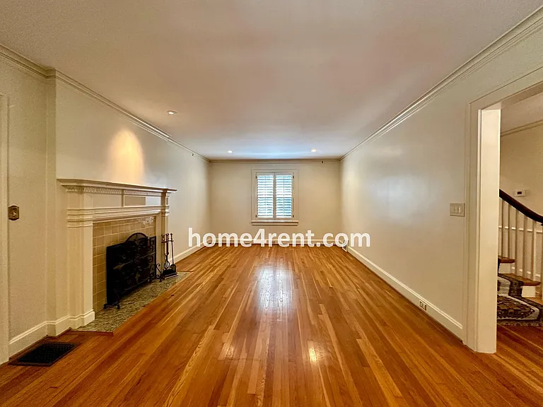 211 W 66th St — Photo 6