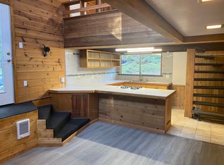 2404 Floral Hill Dr, Eugene, OR 97403