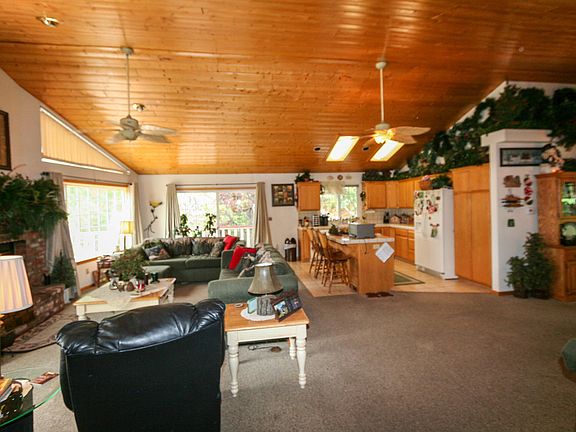 2nd image of 337 Meadow Cir N