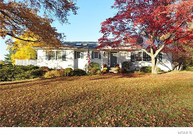 1st image of 3 Country Club Ln
