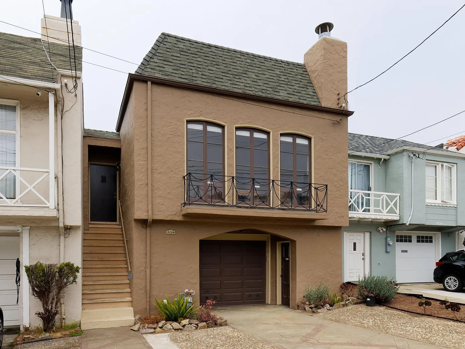 3 bed, 2167 sqft, $9,500 — Photo 2