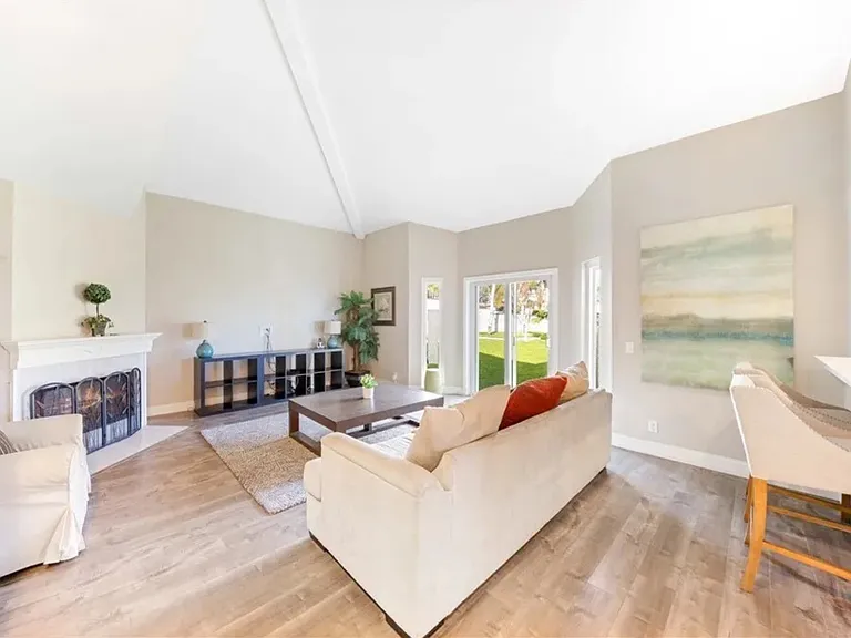 5075 Calypso Ct — Photo 11