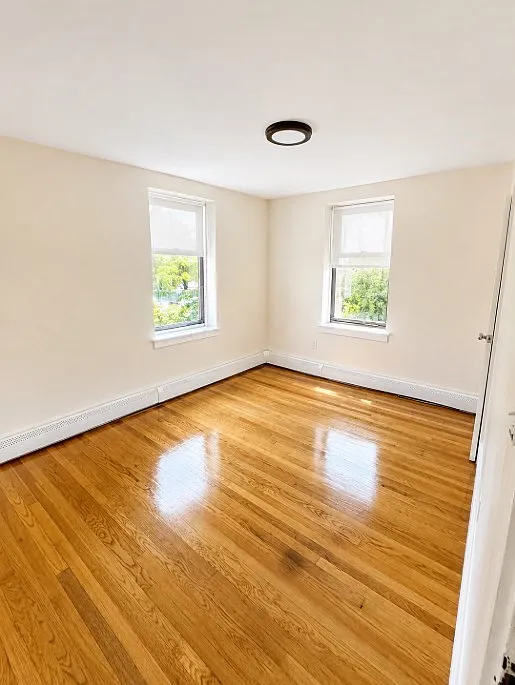 2 bed, 1.0 bath, 800 sqft, $2,400 — Photo 4