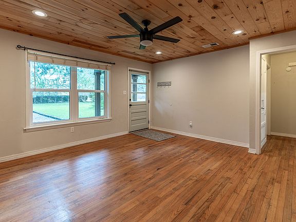 2nd image of 556 Middle St