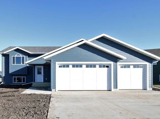 2323 Eagle St, Aberdeen City, SD 57401