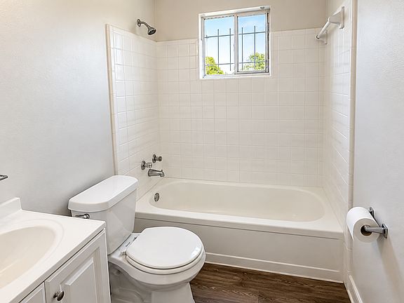 3rd image of 1525 18th St #G