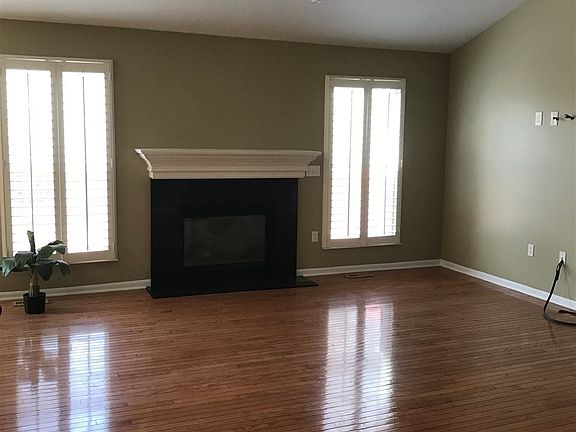 5th image of 2156 Glenview Dr