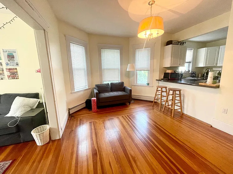 39 Illinois Ave #2 — Photo 6