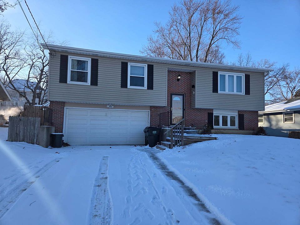 1st image of 210 Hazelwood Dr