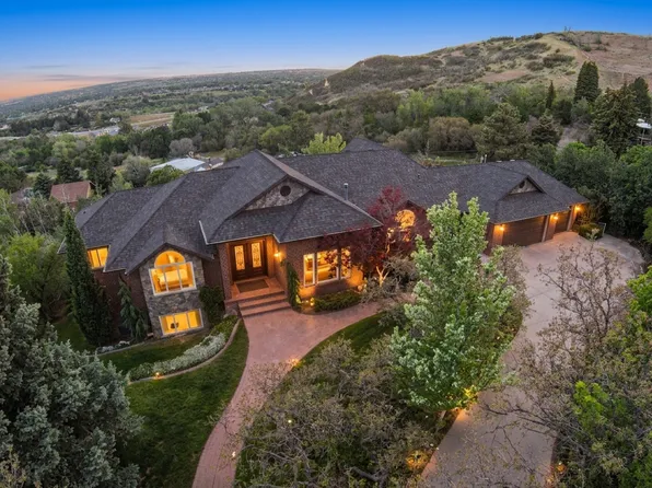 3237 E Twin Peaks Dr, Layton, UT 84040