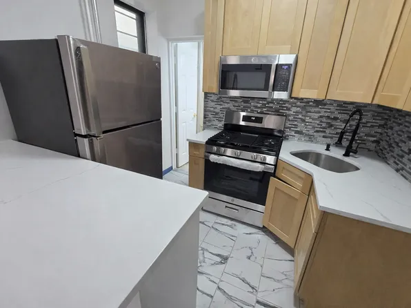 249 Senator Street image 1 of 4