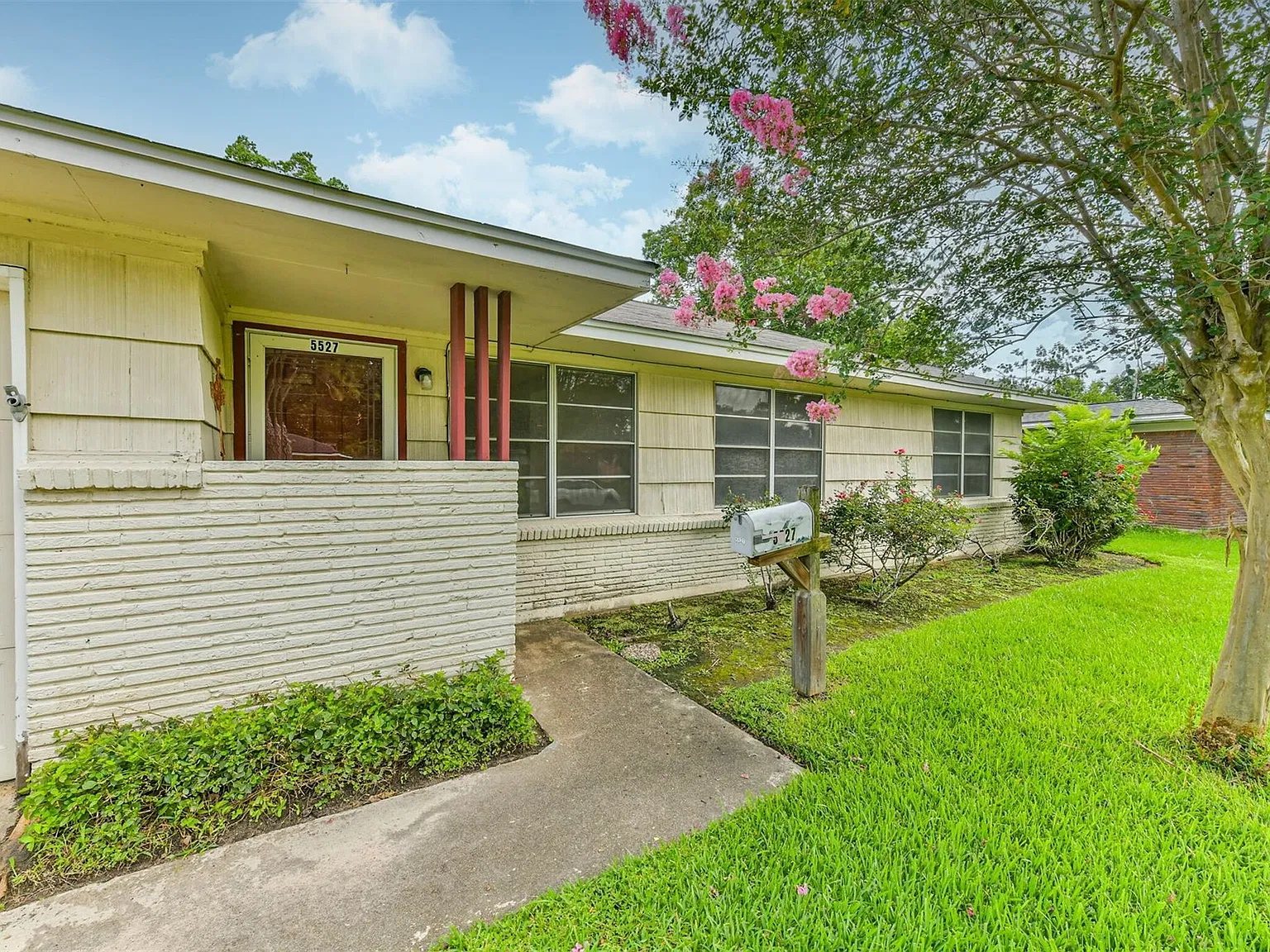 3 bed, 1.5 bath, $1,700 — Photo 3