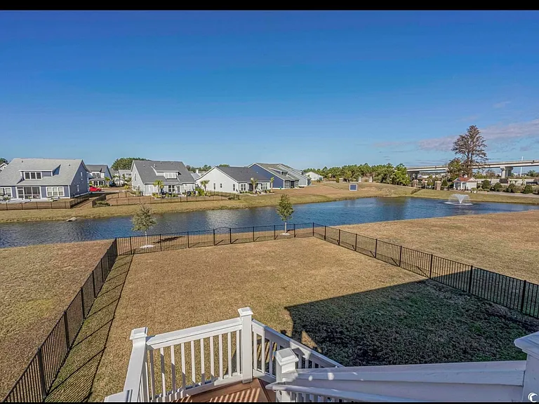 330 Harbour View Dr — Photo 8