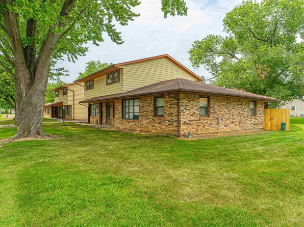 147 Northville Dr #145, Lincoln, IL 62656