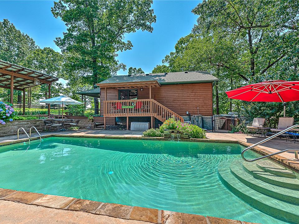 1st image of 8092 Fain Dr