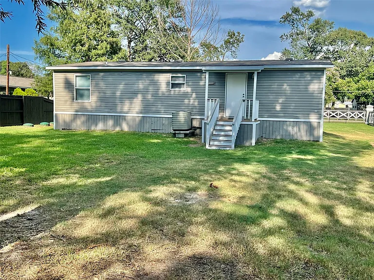 24418 Tree Ln — Photo 11