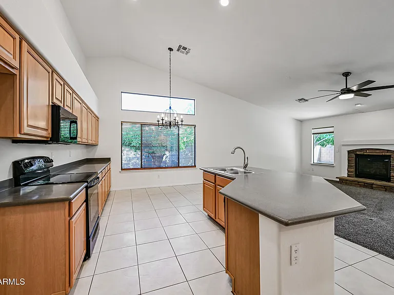 4463 E Downing Cir — Photo 10