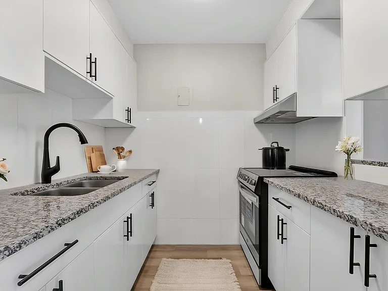 81 Kenwood Dr #7 — Photo 4