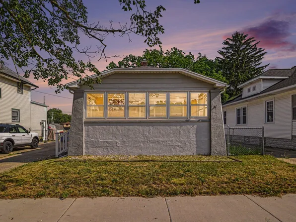 735 Eleanor St NE, Grand Rapids, MI 49505