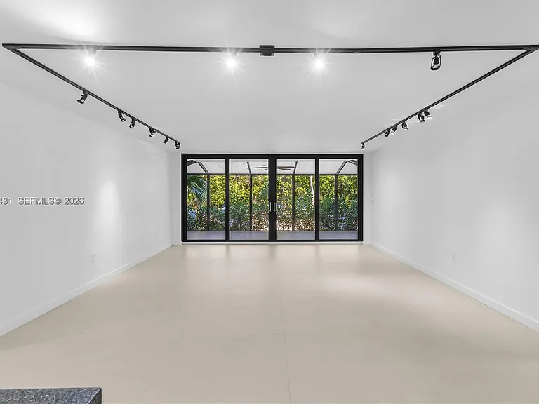 101 Ocean Lane Dr #1012 — Photo 7