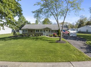 21 Joline Rd, Kendall Park, NJ 08824