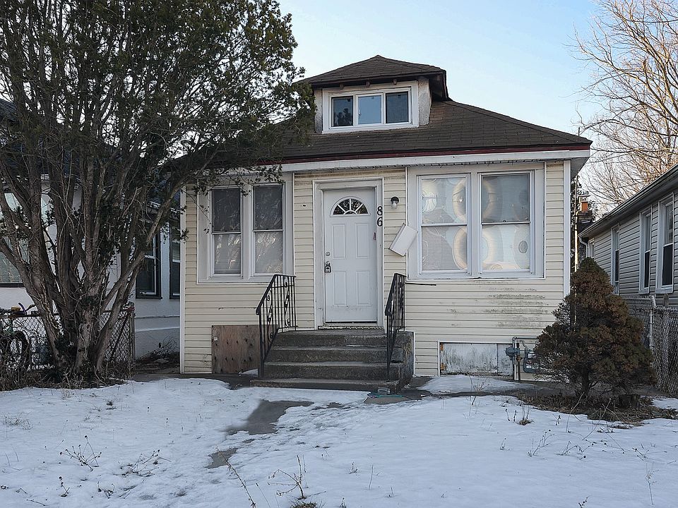 1st image of 86 E Pine St