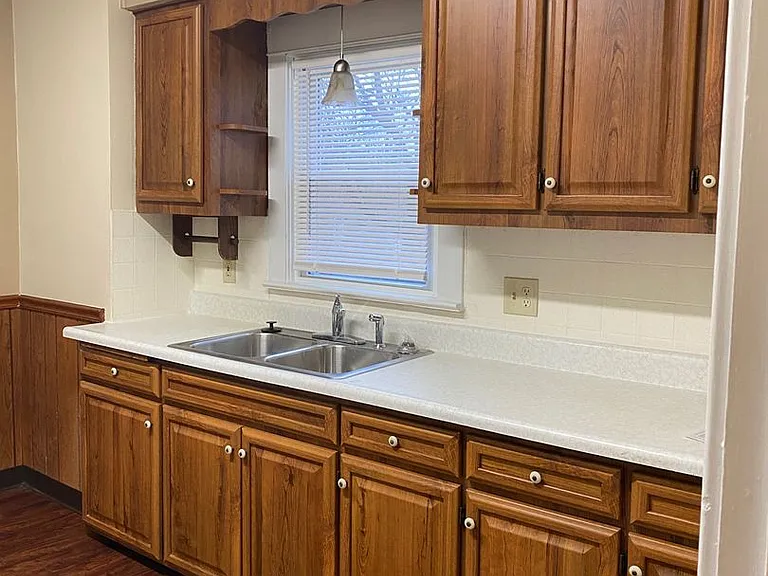 706 N Ward Ave — Photo 4