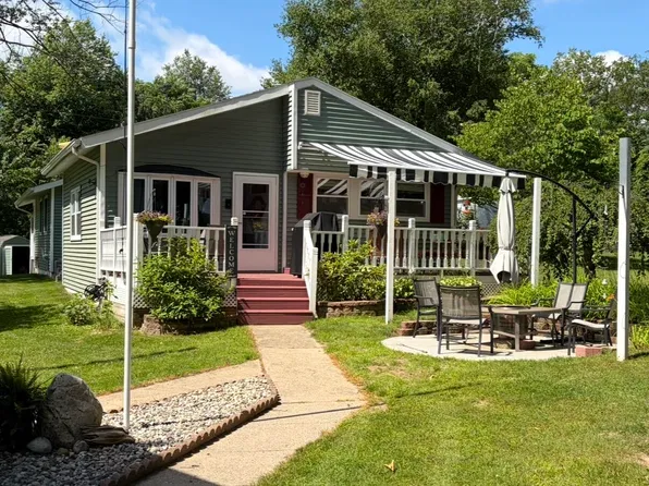 10745 Fish Rd, Belding, MI 48809
