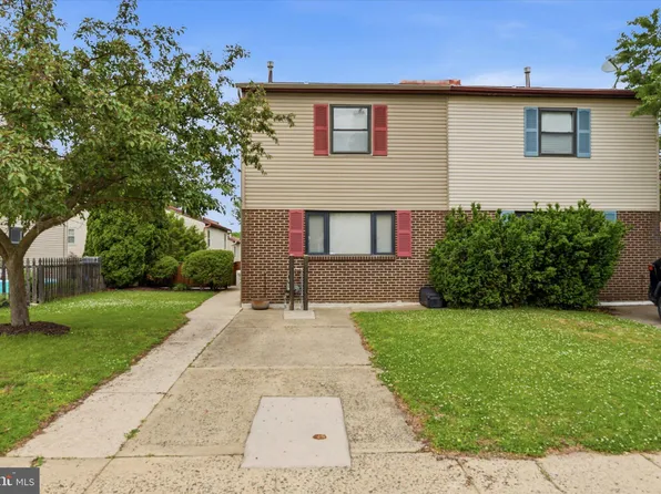 704 Keely St, Philadelphia, PA 19128
