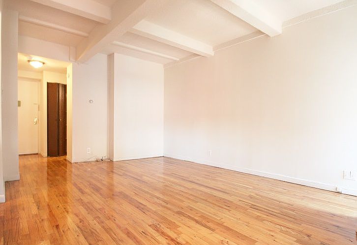 2nd image of 156 Bleecker St #4FW